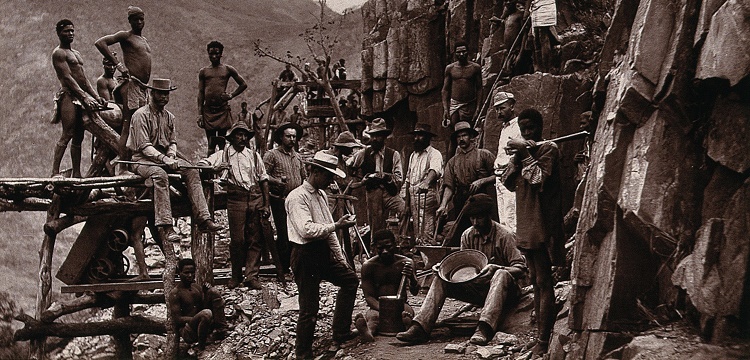 De Kaap Gold Fields, South Africa: miners of the Republic Gold Mining Company 1888 (Wellcome Library, London, CC BY 4.0)