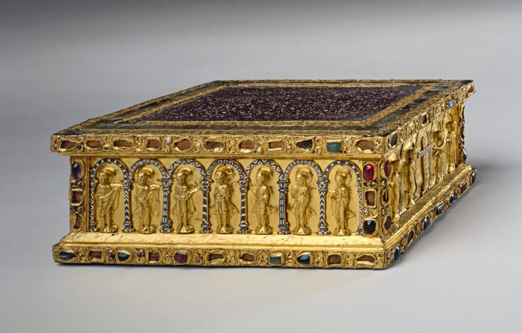 Portable altar made of gold from mediveal Germany (The Cleveland Museum of Arts)