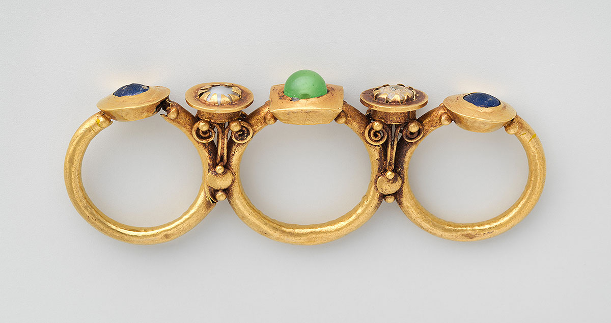 Roman triple gold ring from 300-400 AC (The Met)