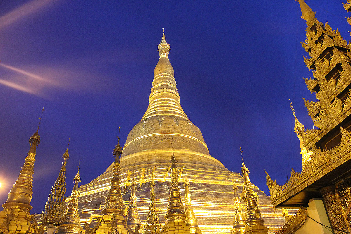 Shwedagon golden temple in Yangon, Myanmar