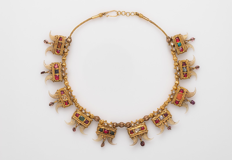 Tiger Claw Necklace, created in the style of Kunduan, from India, 19th century